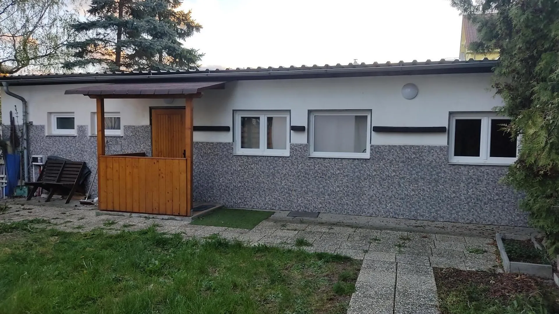 Maly Apartman V Praze contacts